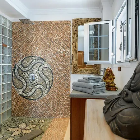 Ocean Pebbles, The Sound Of The Sea Apartment *